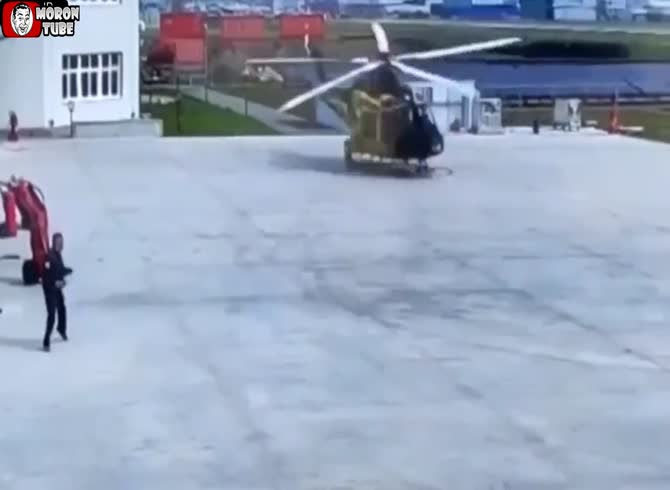 Video: Before taking flight, an Italian customs helicopter crashes